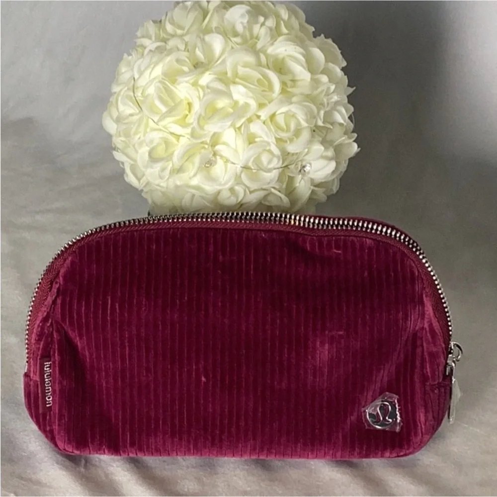 Lululemon everywhere belt bag - Picture 2 of 9